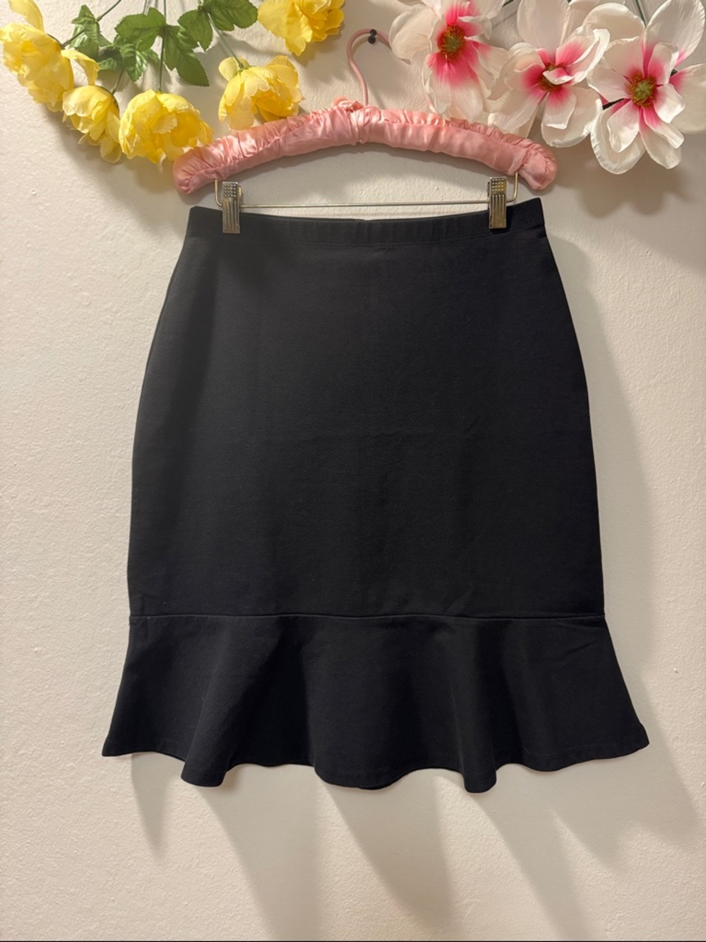 Classic Black Skirt – Size S/P – Great Condition & Versatile 🖤